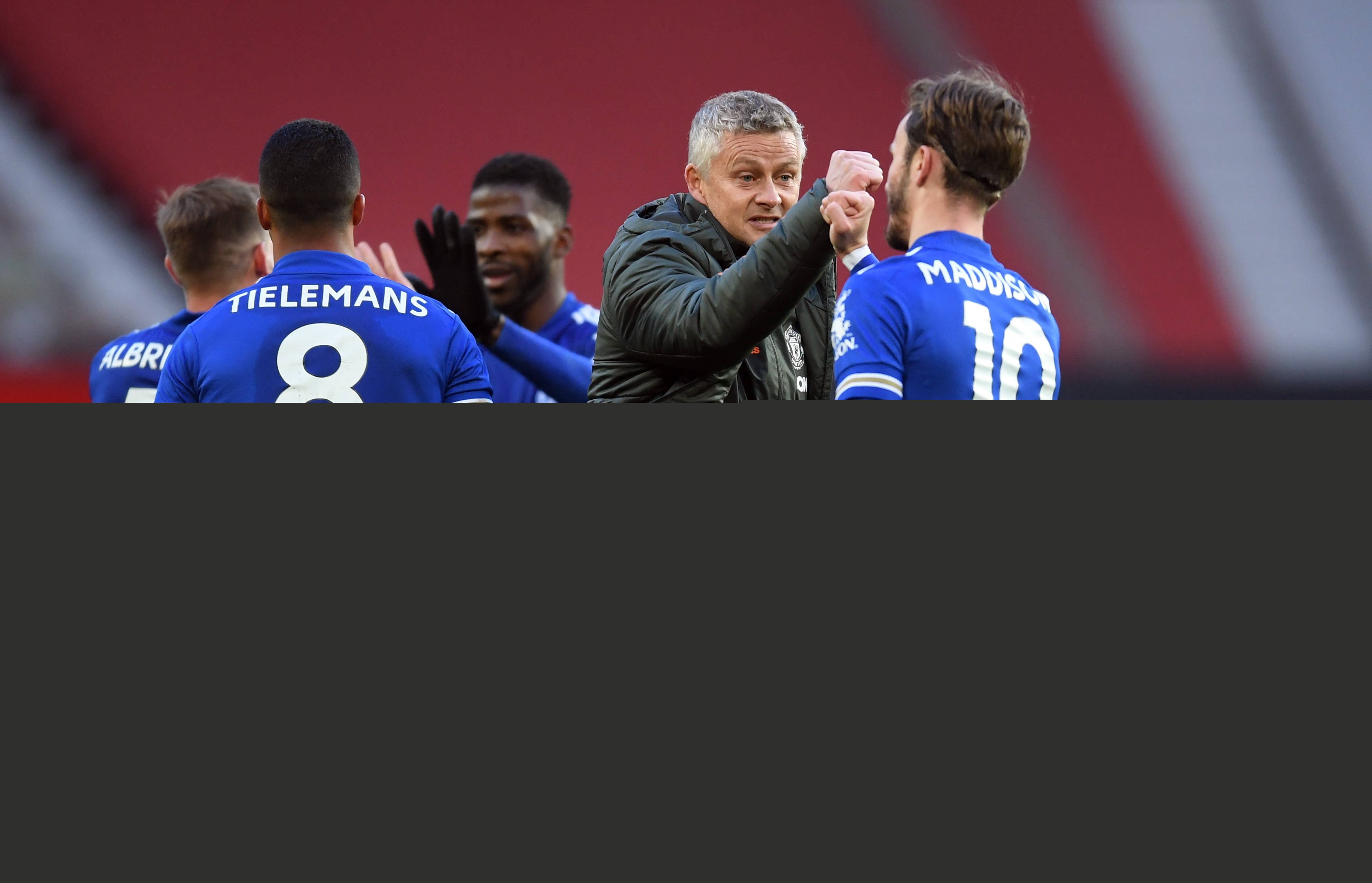 米堡官方：允许主帅爱德华兹与狼队谈判，已与后者达成协议条款